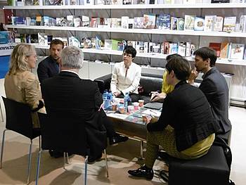 Sestanek z založniki na slovenski stojnici v Frankfurtu 2014
